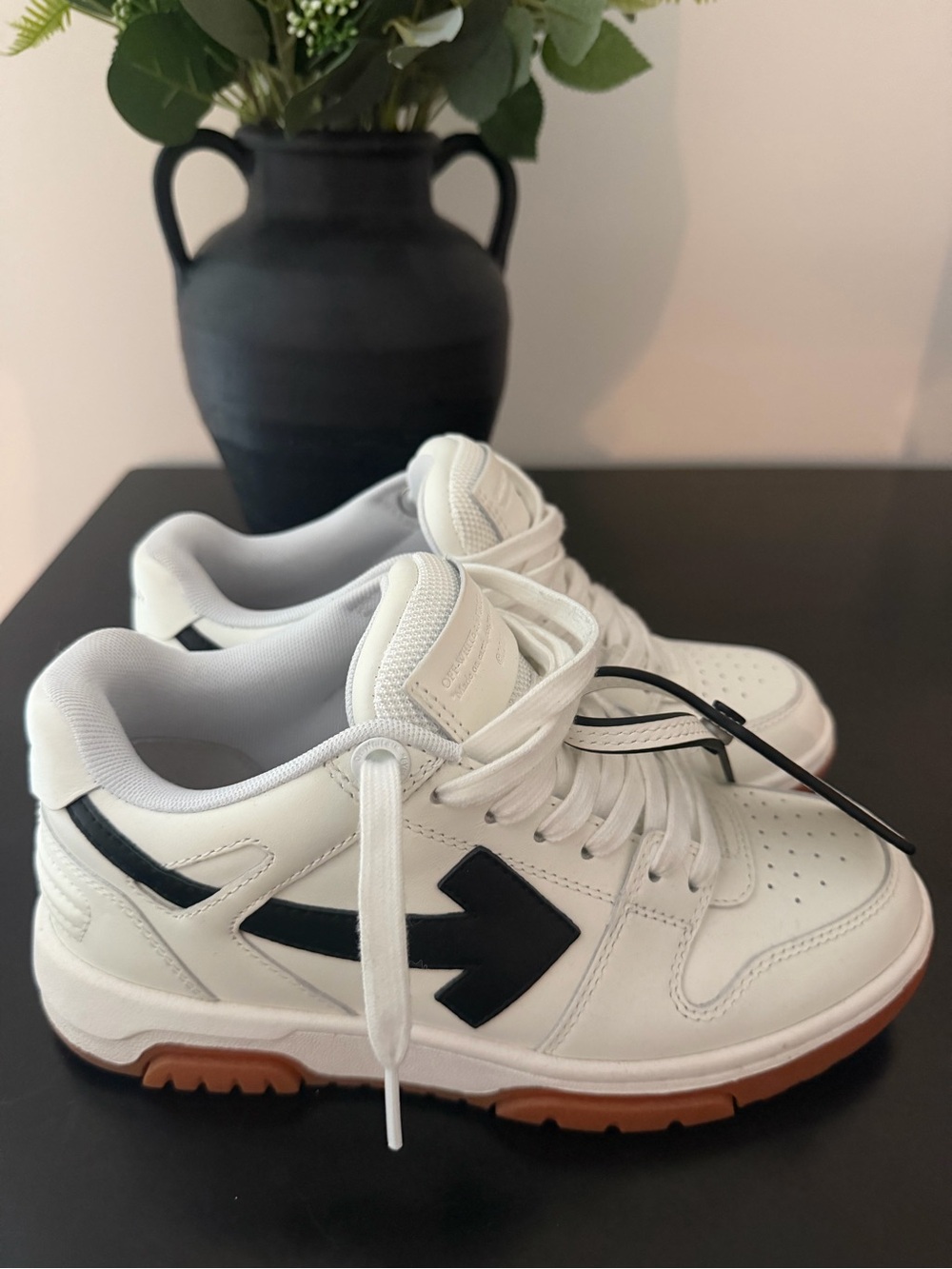 Off-White Kids White Sneakers with Black Arrow and Gum Sole